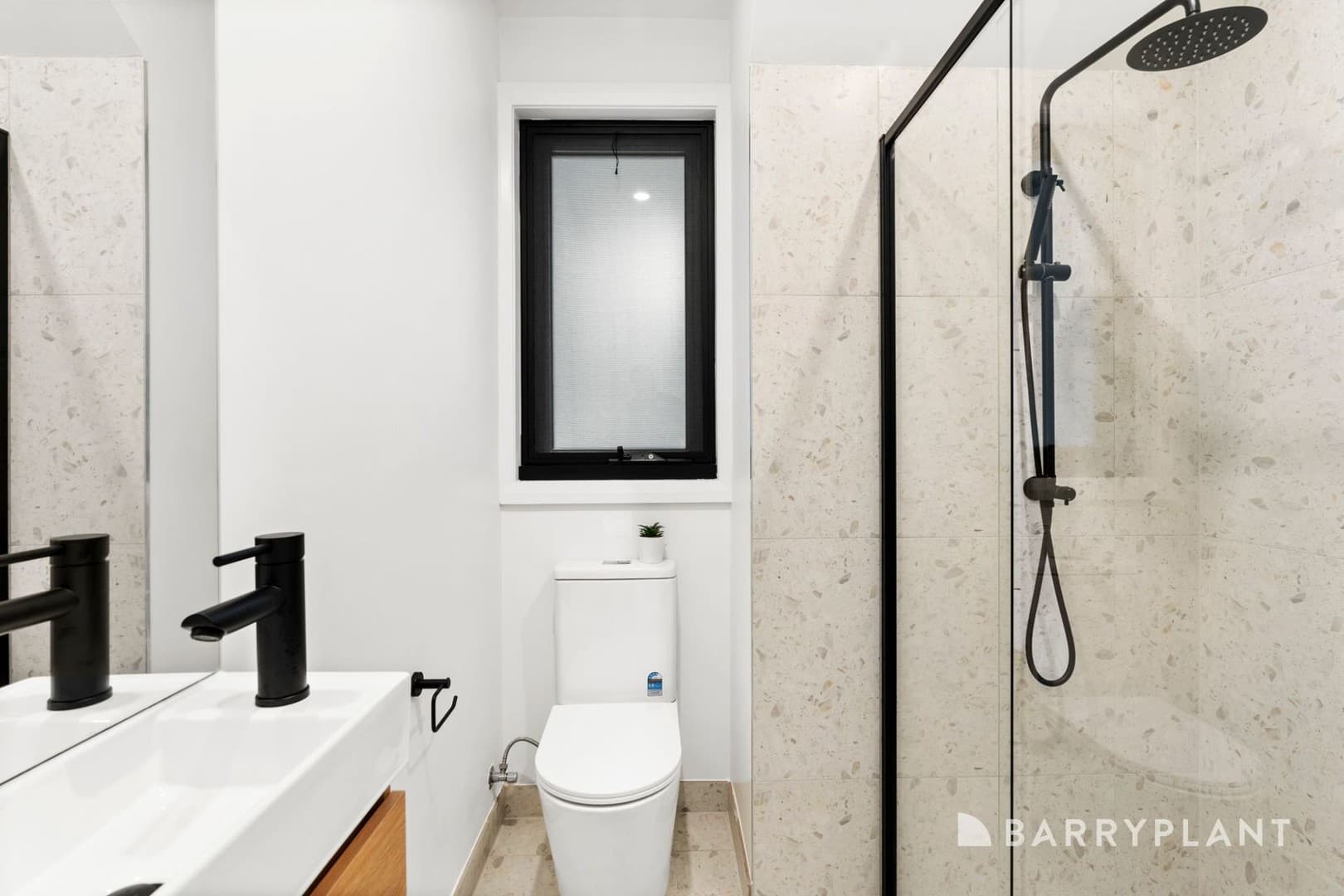 1/230 Hull Road, Mooroolbark, VIC 3138, Mooroolbark - Thumbnail 6