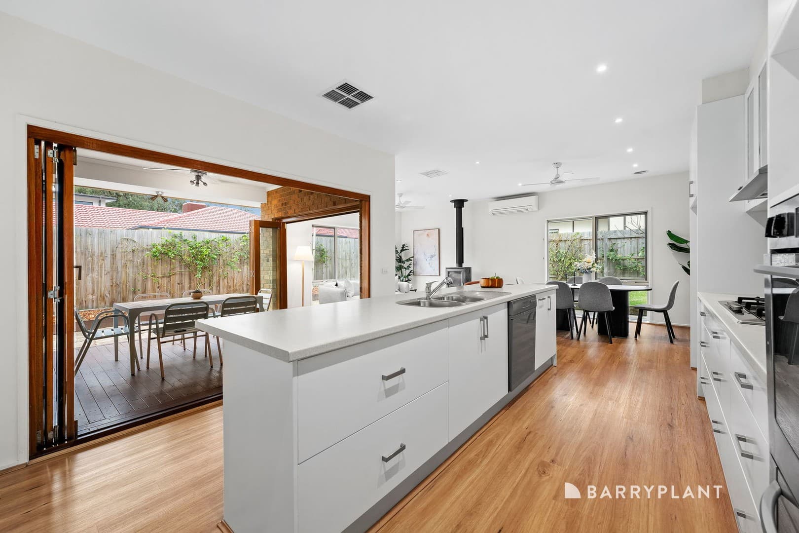 8 Akuna Court, Knoxfield, VIC 3180, Knoxfield - Thumbnail 2