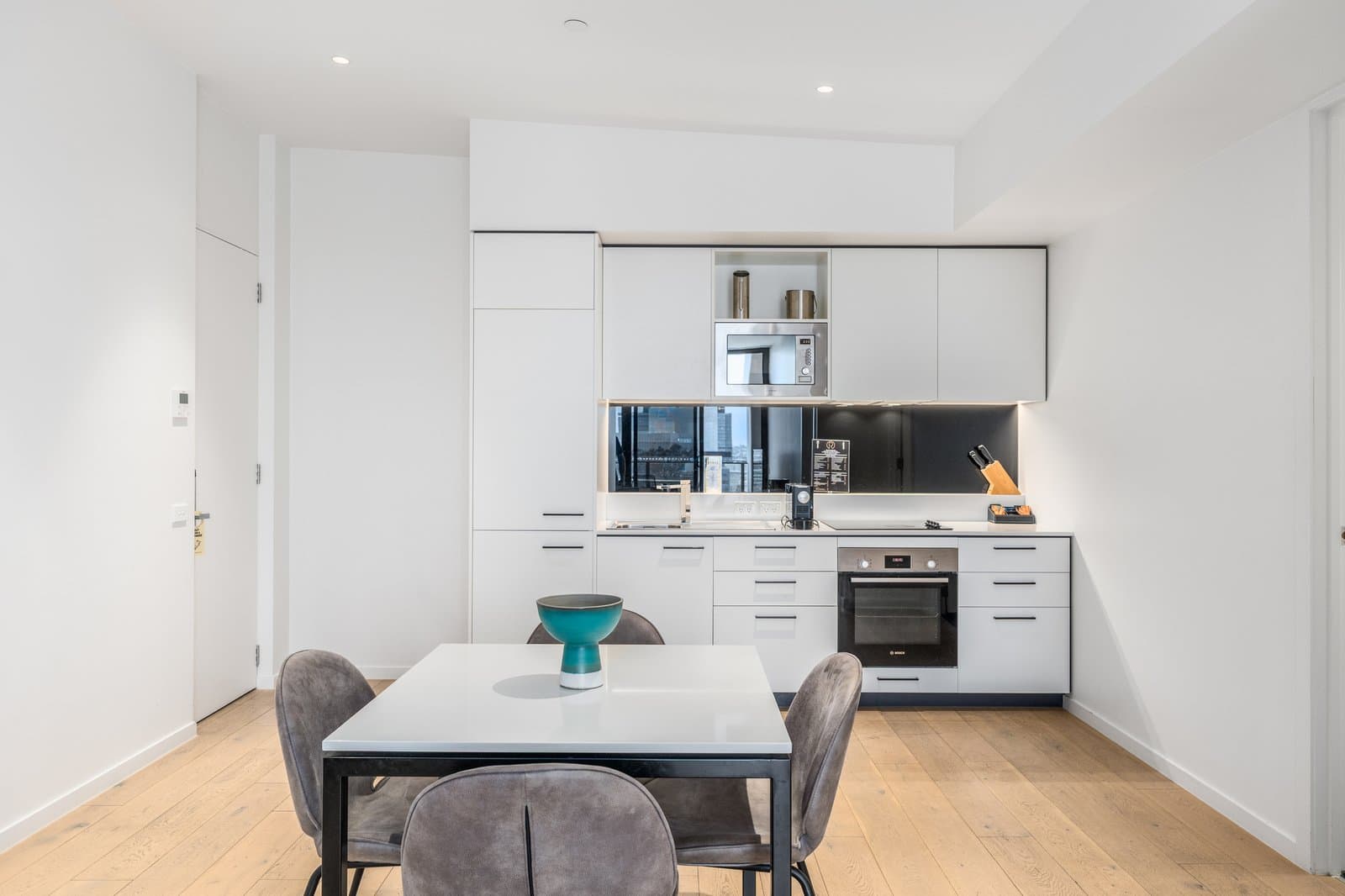 910/10 Bellerine Street, Geelong, Geelong - Thumbnail 4