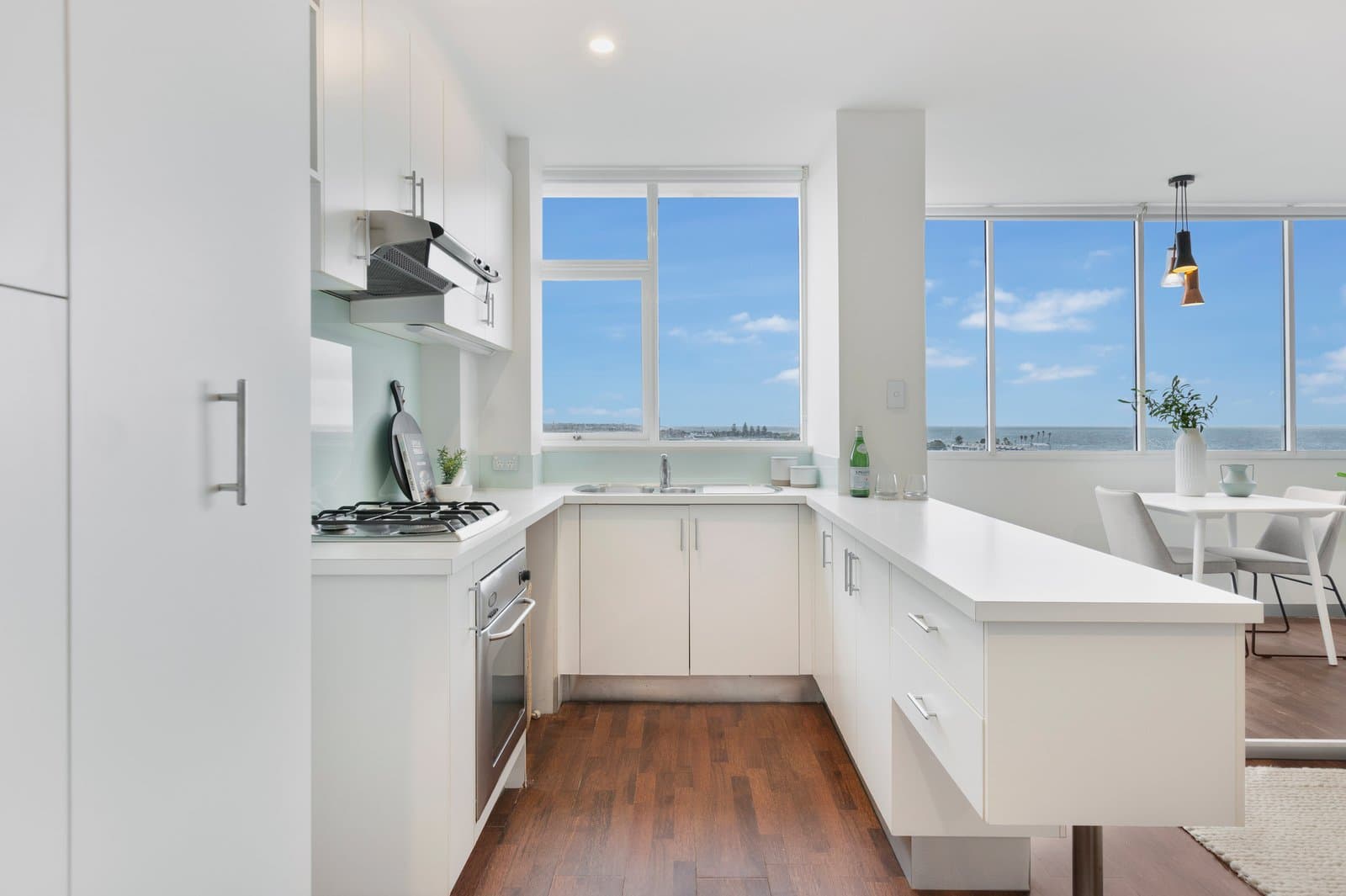 8E/12 Marine Parade, St Kilda, St Kilda - Thumbnail 3
