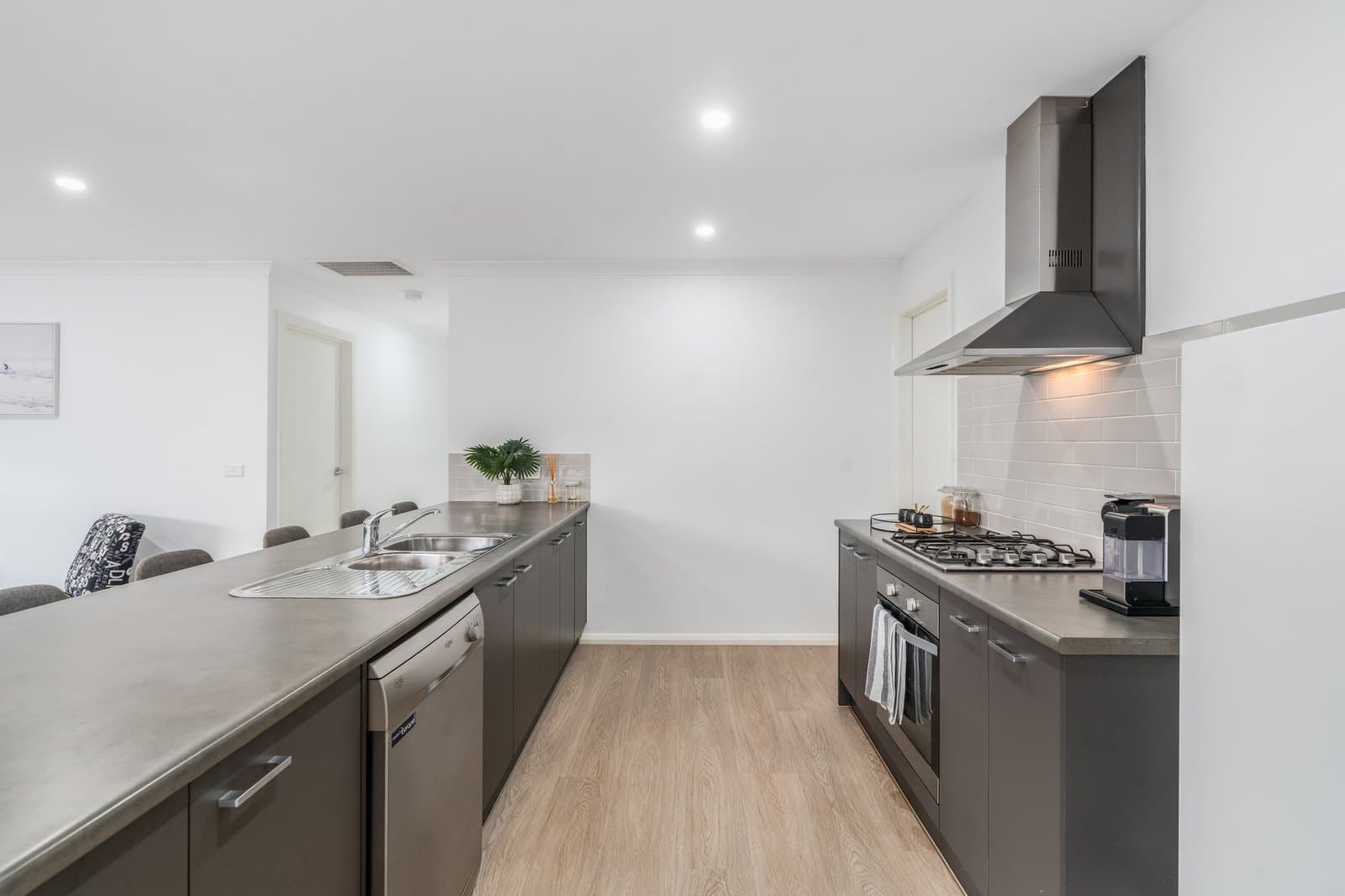 12 Plough Drive, Curlewis, Curlewis - Thumbnail 2