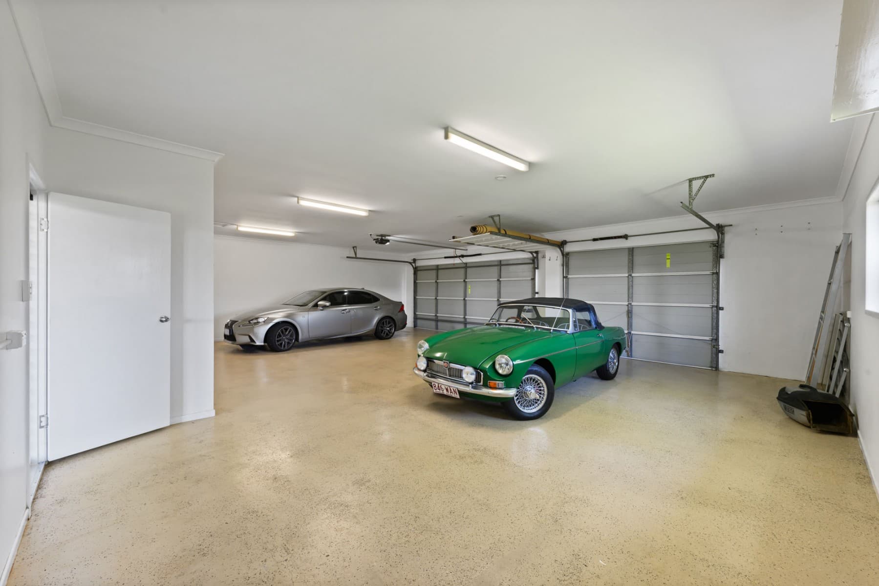 11 Royal Boulevard,
											GLENELLA, Glenella - Thumbnail 6