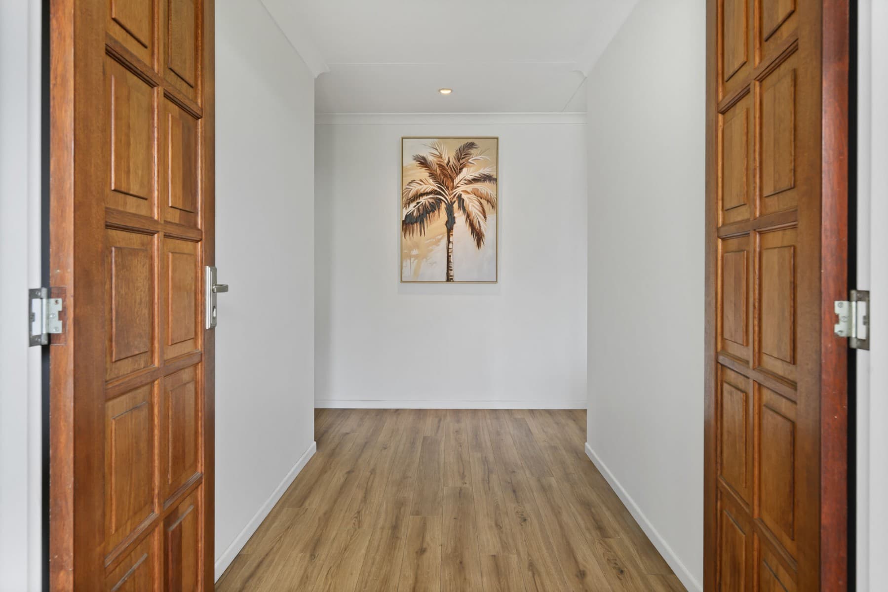 11 Royal Boulevard,
											GLENELLA, Glenella - Thumbnail 7