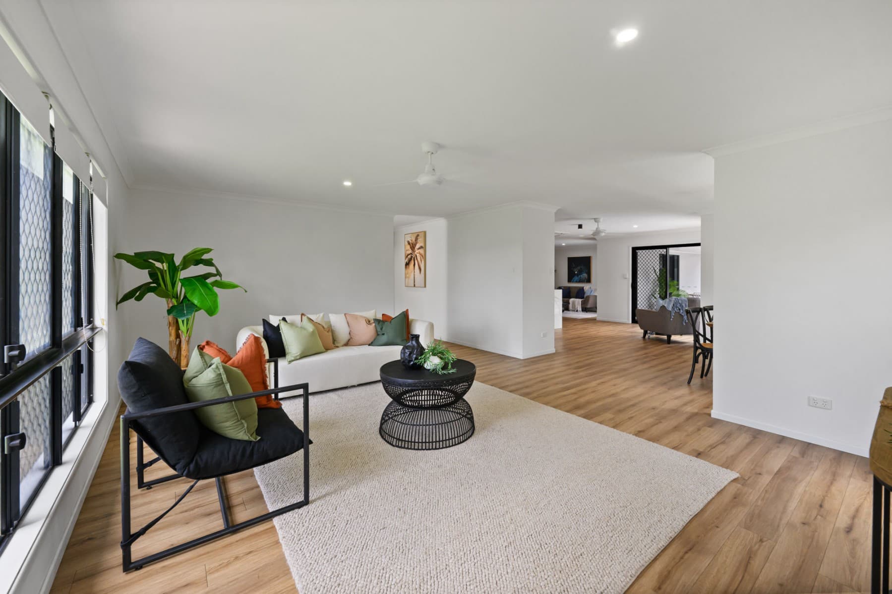 11 Royal Boulevard,
											GLENELLA, Glenella - Thumbnail 8