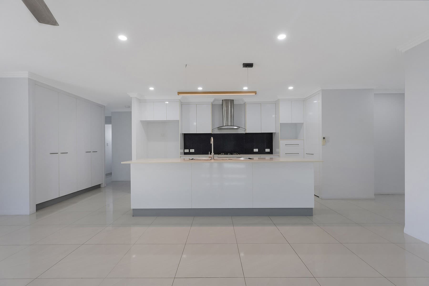 14 Makybe Diva Drive,
											OORALEA, Ooralea - Thumbnail 4