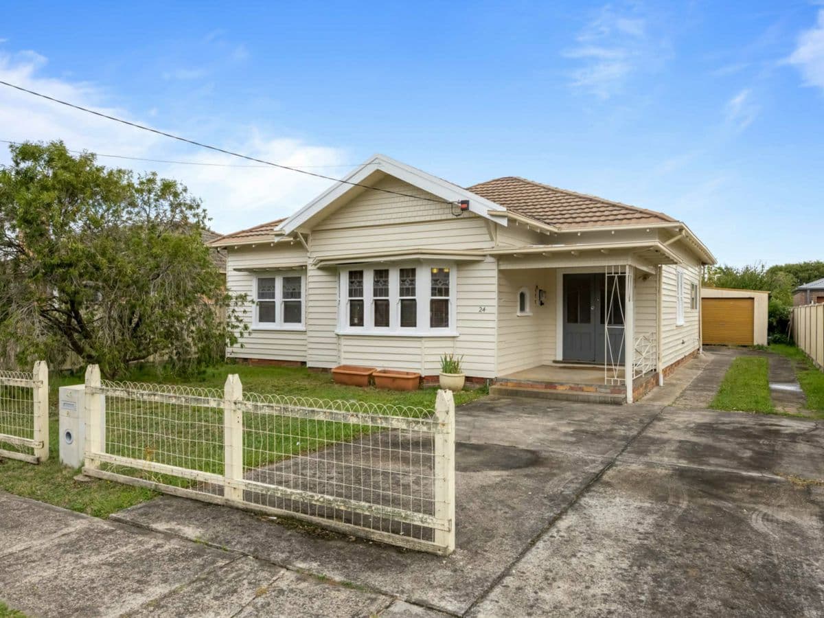 24 Longley Street, ALFREDTON, Alfredton - Image 1