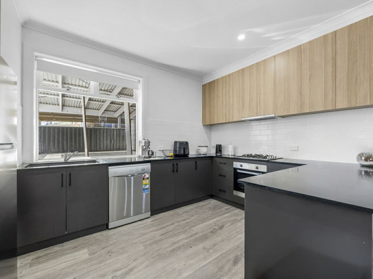 1106 Gregory Street, LAKE WENDOUREE, Lake Wendouree - Thumbnail 3