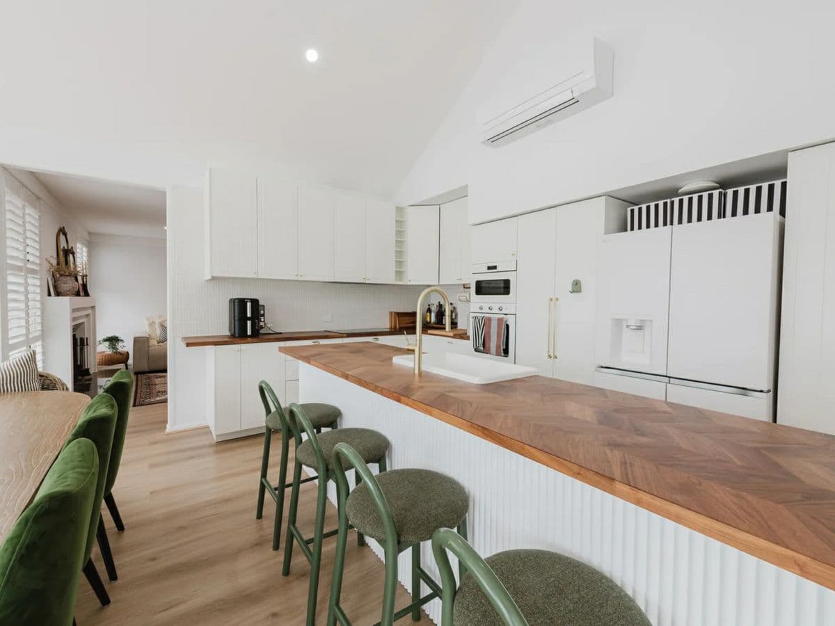 7 Picasso Crescent, CARSELDINE, Carseldine - Thumbnail 4