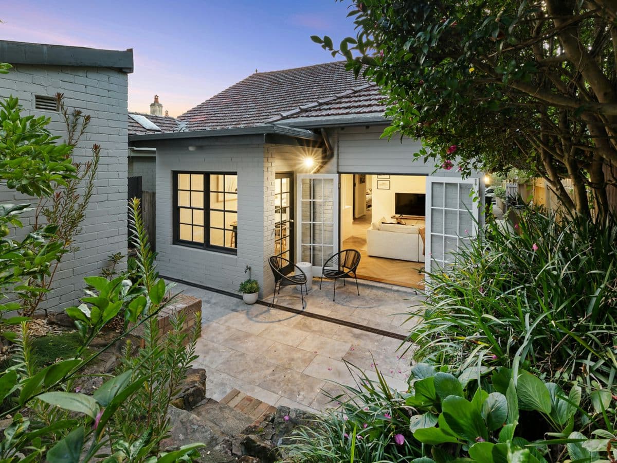 2/23 Carlyle Street, WOLLSTONECRAFT, Wollstonecraft - Image 1