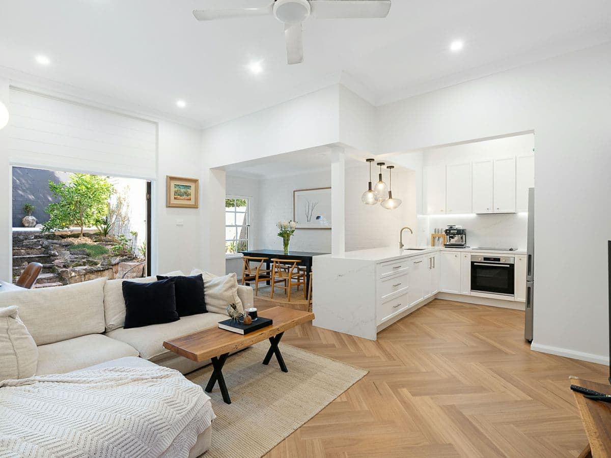 2/23 Carlyle Street, WOLLSTONECRAFT, Wollstonecraft - Thumbnail 2