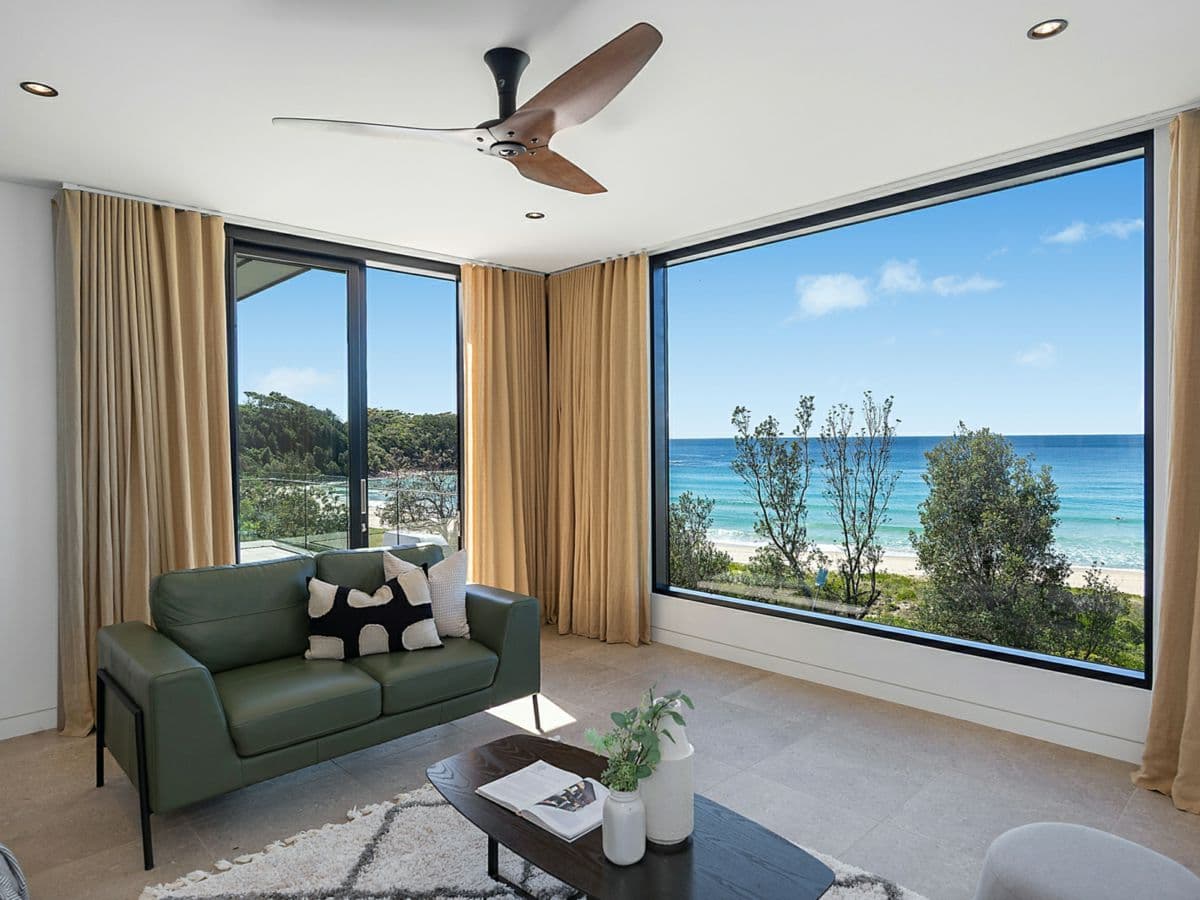 12 Beach Road, MOLLYMOOK BEACH, Mollymook Beach - Thumbnail 2