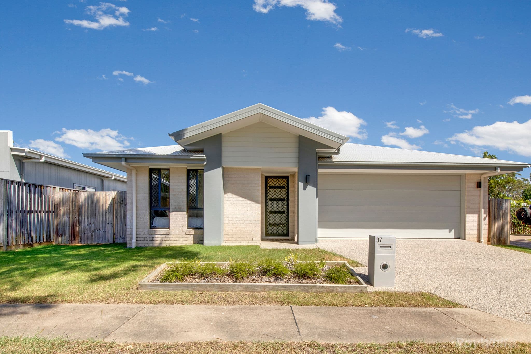 37 Bulimba Street, Tannum Sands QLD 4680, Tannum Sands - Thumbnail 2