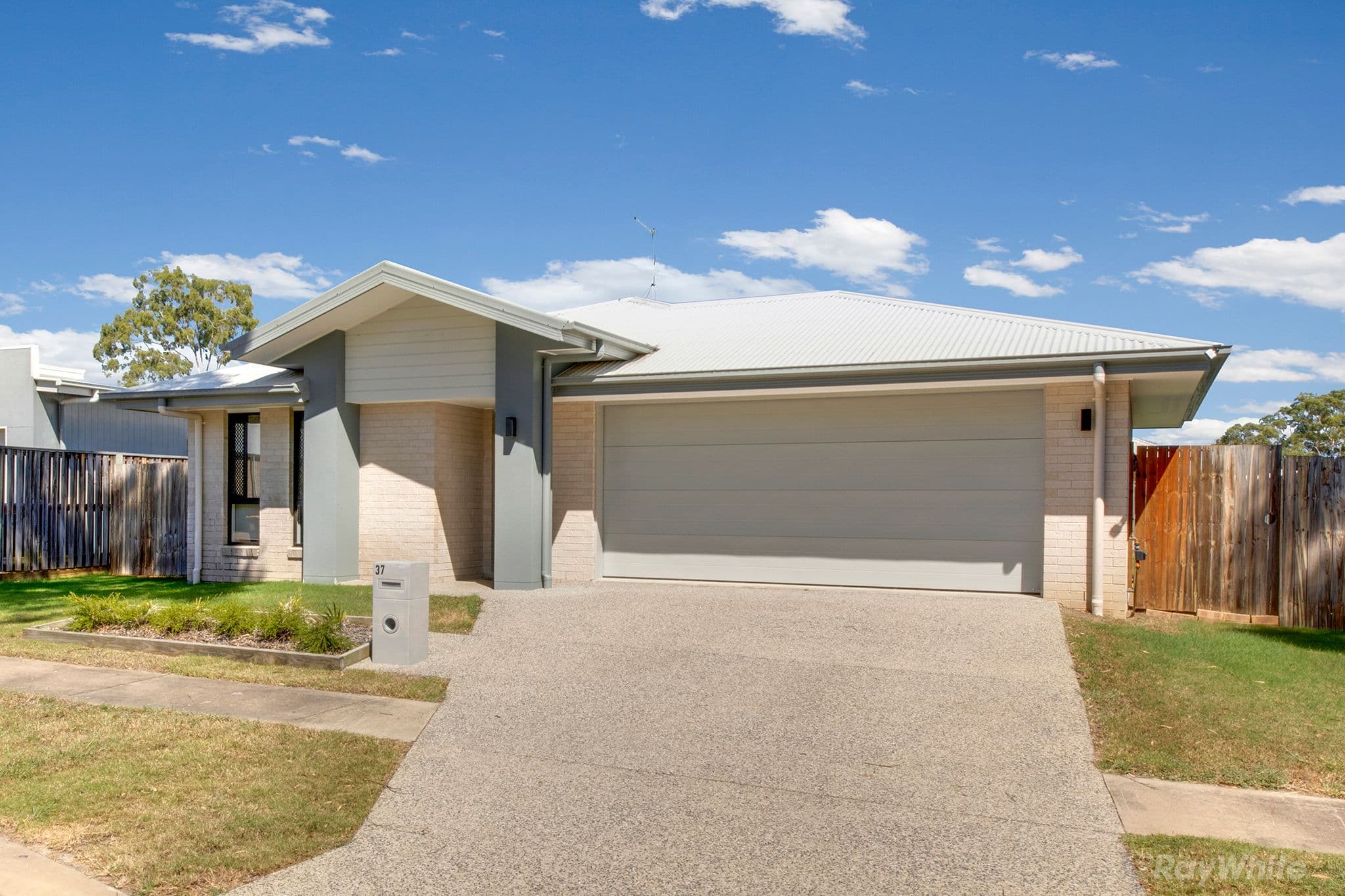 37 Bulimba Street, Tannum Sands QLD 4680, Tannum Sands - Thumbnail 3