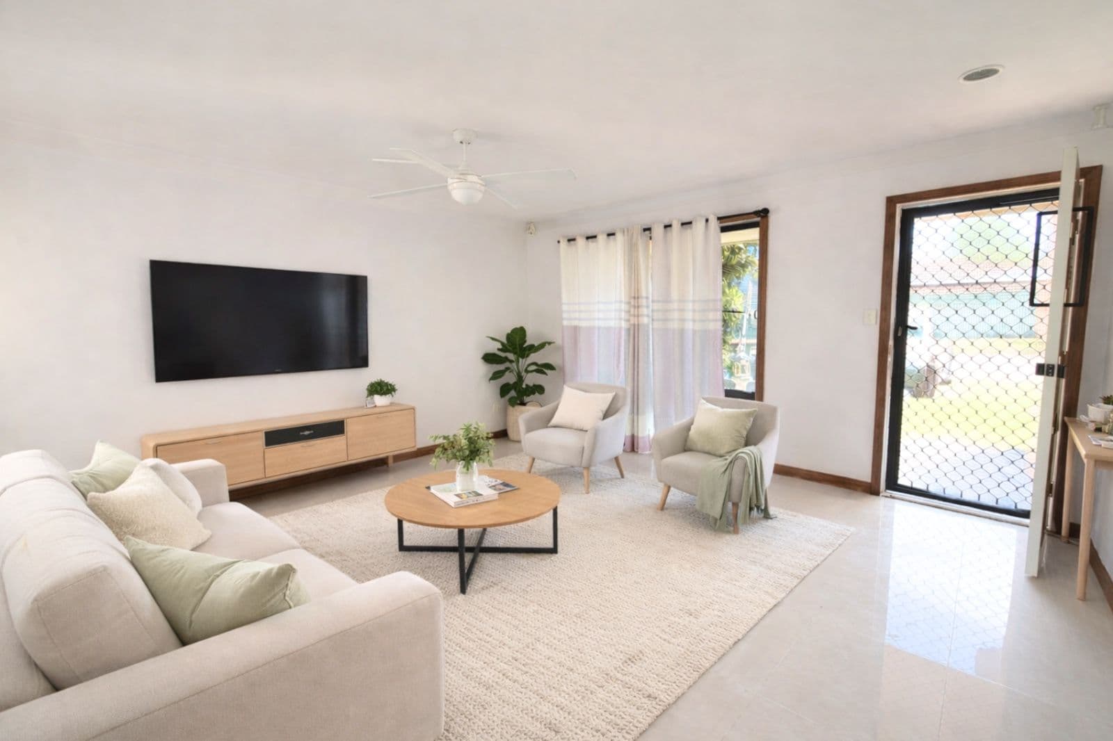 3 Pintail Crescent, Forest Lake QLD 4078, Forest Lake - Thumbnail 2