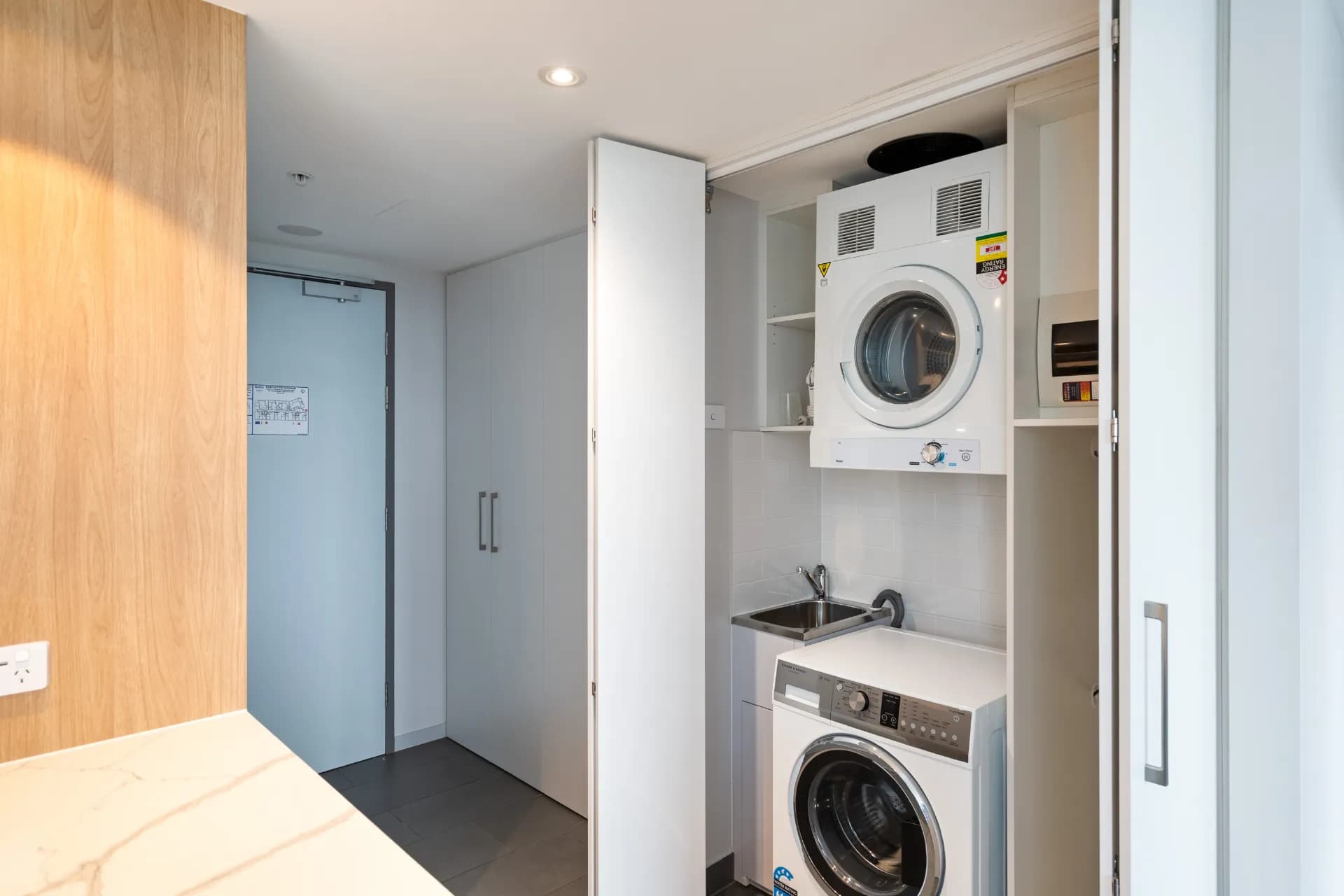 Type 5 residences - 163 Abbott Street, Cairns City, QLD, Cairns City - Thumbnail 8