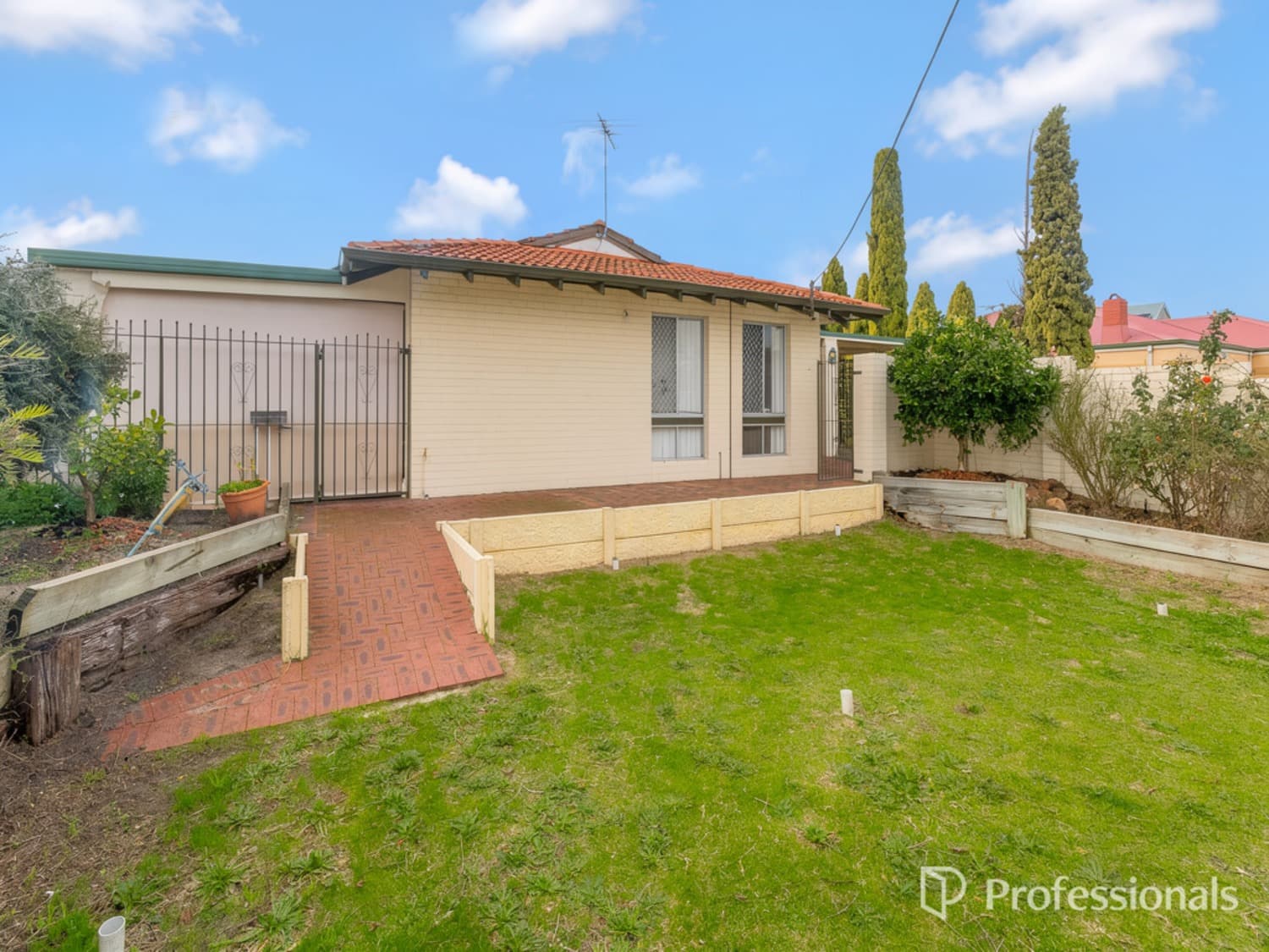 132A Centre Street, Queens Park WA 6107, Queens Park - Image 1