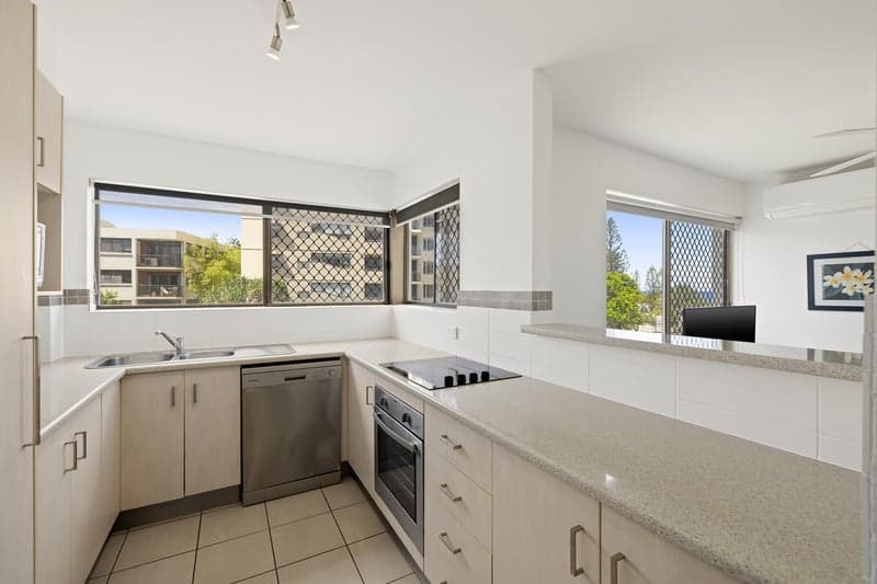 24/1 Ormonde Terrace, Kings Beach - Thumbnail 6