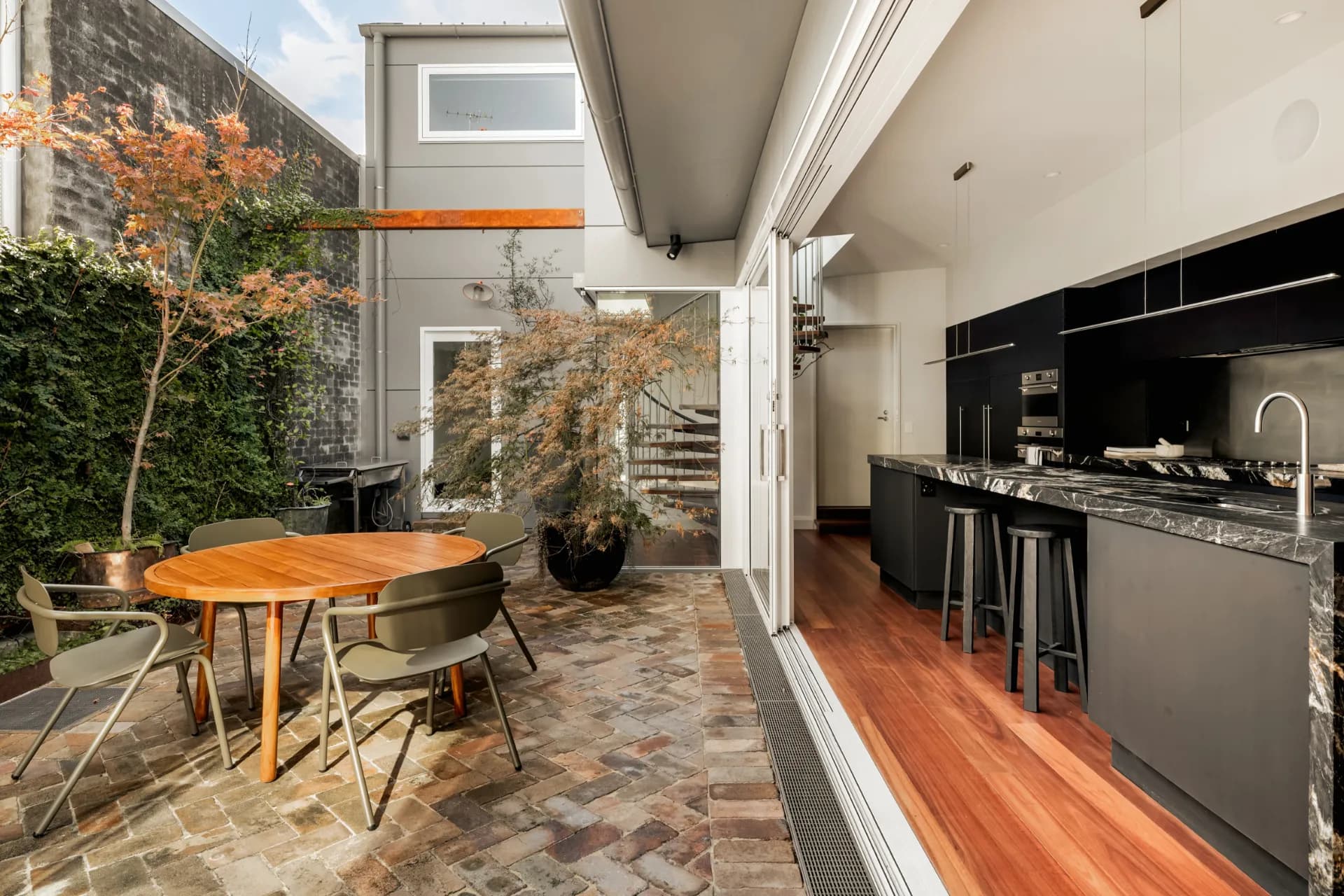 920 Elizabeth Street, Zetland, NSW, Zetland - Thumbnail 2