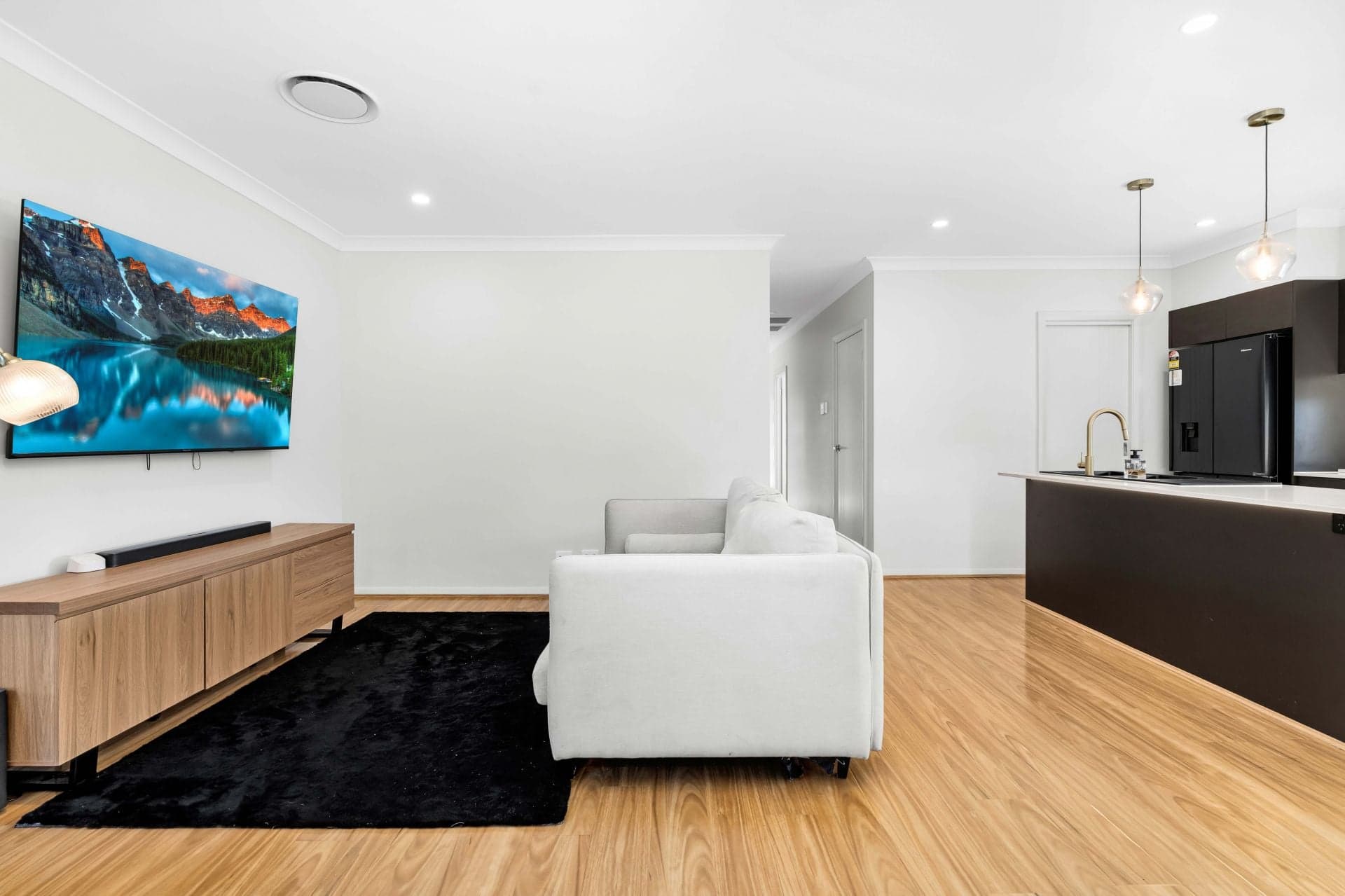 8 Leigham Holme Way, Tahmoor, Tahmoor - Thumbnail 4