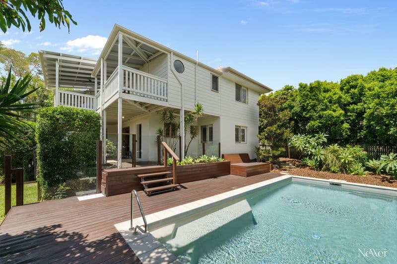 6 Maheno Court, Sunrise Beach - Thumbnail 2