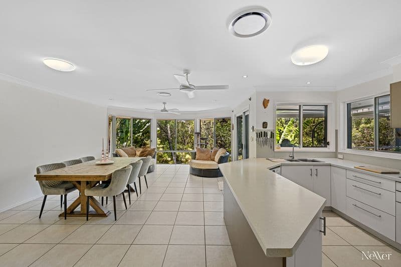 14 Freedom Place, Sunrise Beach - Thumbnail 3