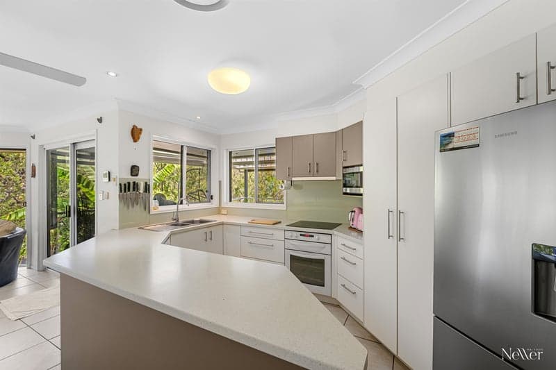 14 Freedom Place, Sunrise Beach - Thumbnail 5