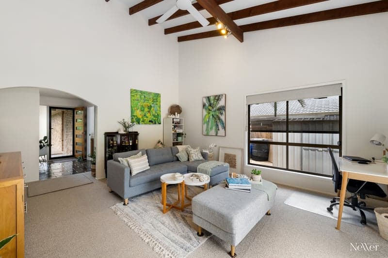 6 Commodore Court, Sunrise Beach - Thumbnail 5