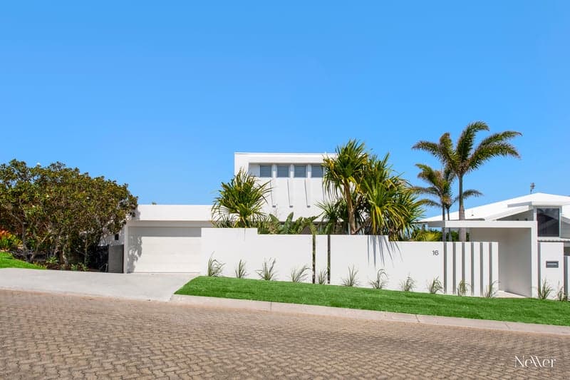 16 Tropicana Rise, Castaways Beach - Thumbnail 4