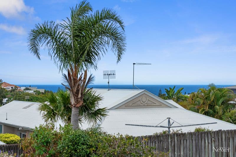 52 Southern Cross Parade, Sunrise Beach - Thumbnail 2