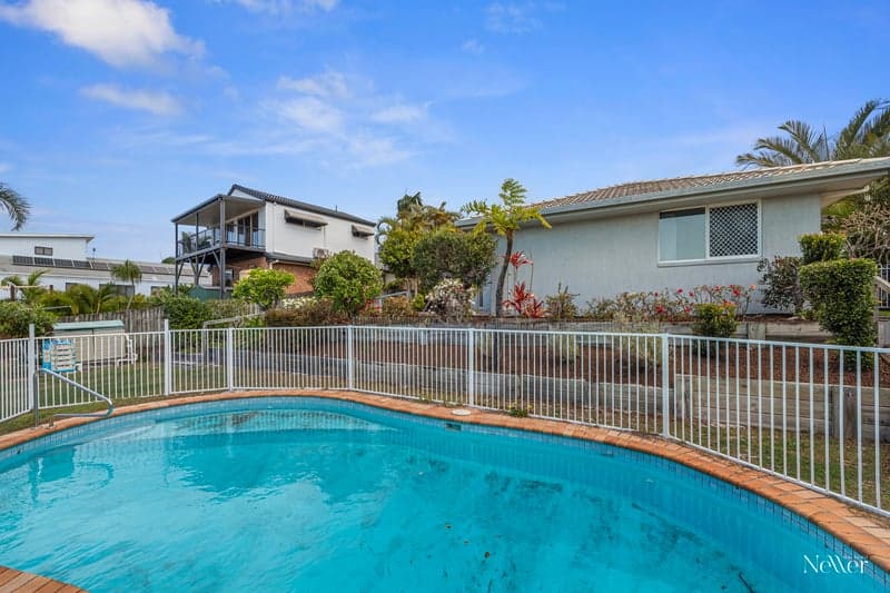 52 Southern Cross Parade, Sunrise Beach - Thumbnail 3