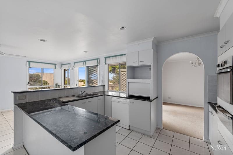 52 Southern Cross Parade, Sunrise Beach - Thumbnail 6
