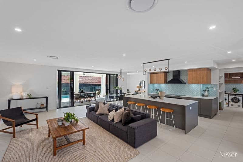 35 Woodlark Rise, Sunrise Beach - Thumbnail 2