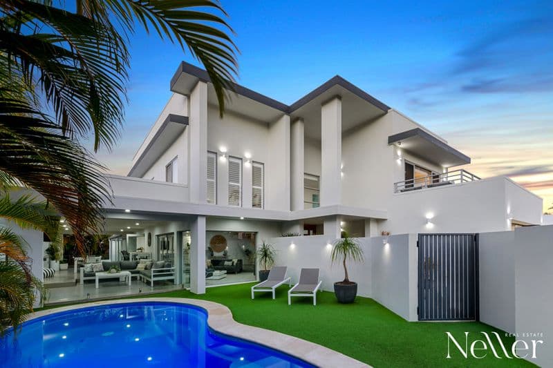 15 Aquarius Place, Alexandra Headland - Thumbnail 2