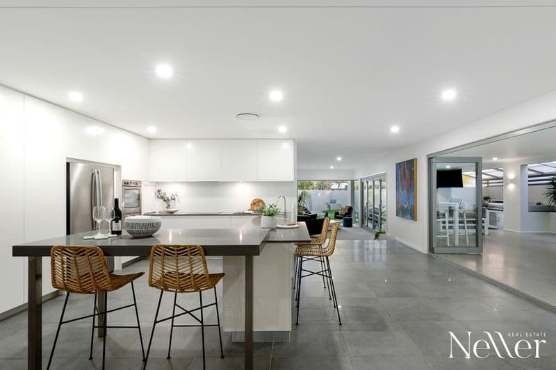 15 Aquarius Place, Alexandra Headland - Thumbnail 8
