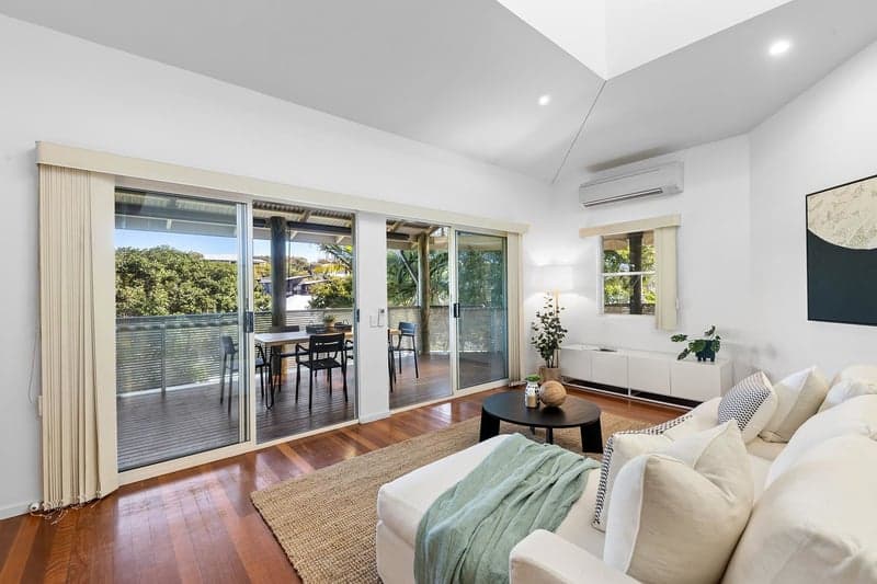 8 Driftwood Drive, Castaways Beach - Thumbnail 4