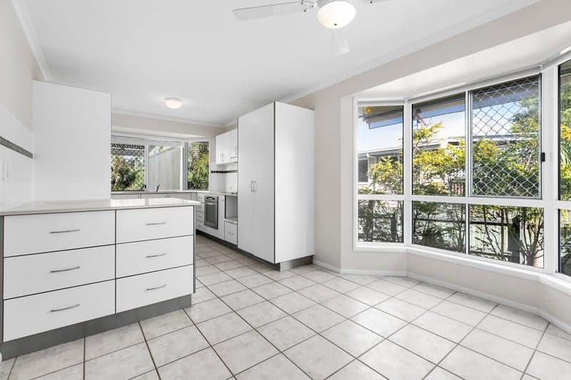 14 Hardy Street, Sunrise Beach - Thumbnail 4
