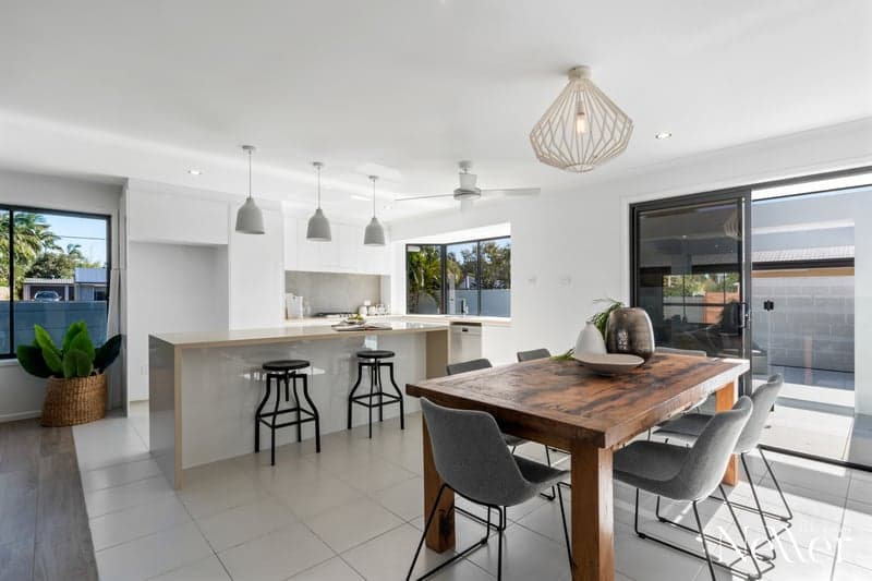 1 Newport Street, Sunrise Beach - Thumbnail 2
