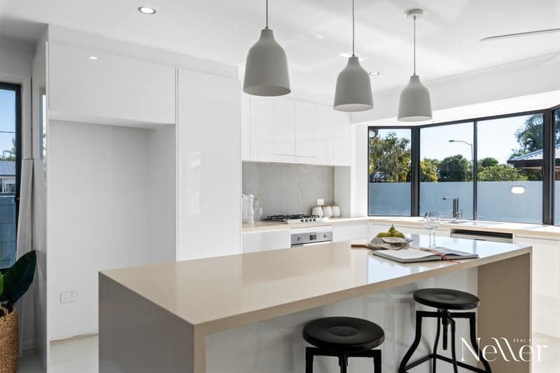 1 Newport Street, Sunrise Beach - Thumbnail 4