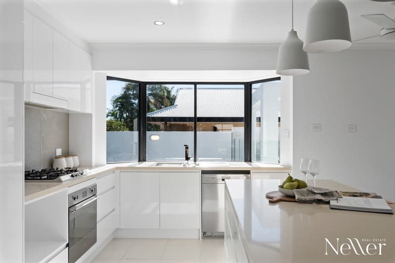 1 Newport Street, Sunrise Beach - Thumbnail 6