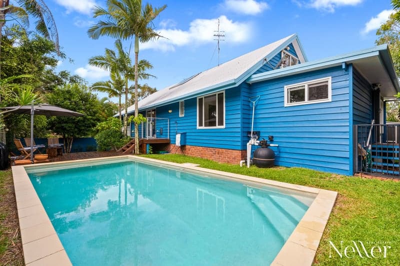 9 Newfield Street, Sunrise Beach - Thumbnail 3