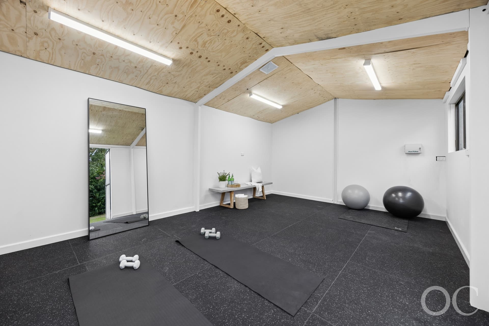 79 The Grove, Lower Mitcham - Thumbnail 4