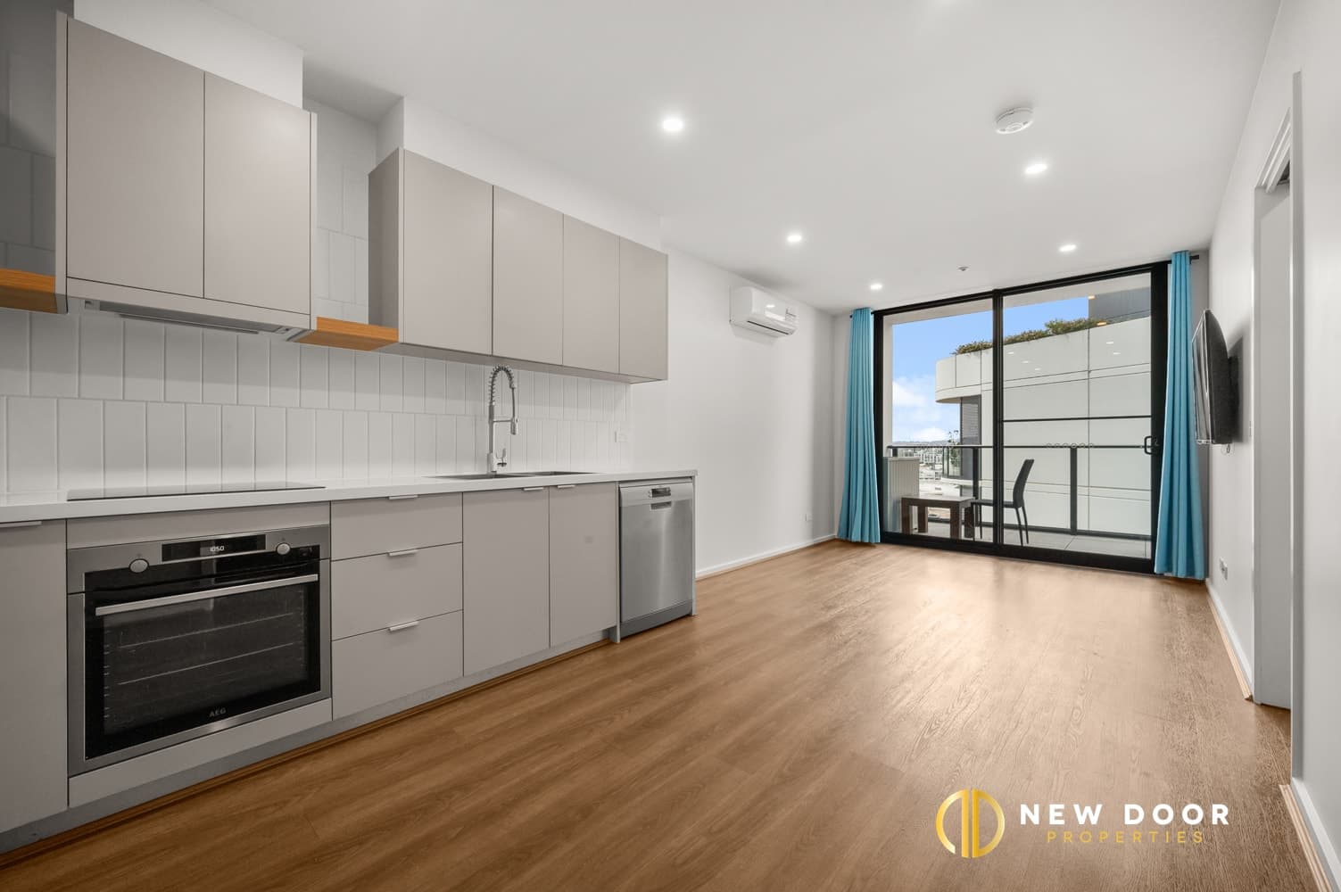 1108/6 Gribble Street, Gungahlin ACT, Gungahlin - Thumbnail 2
