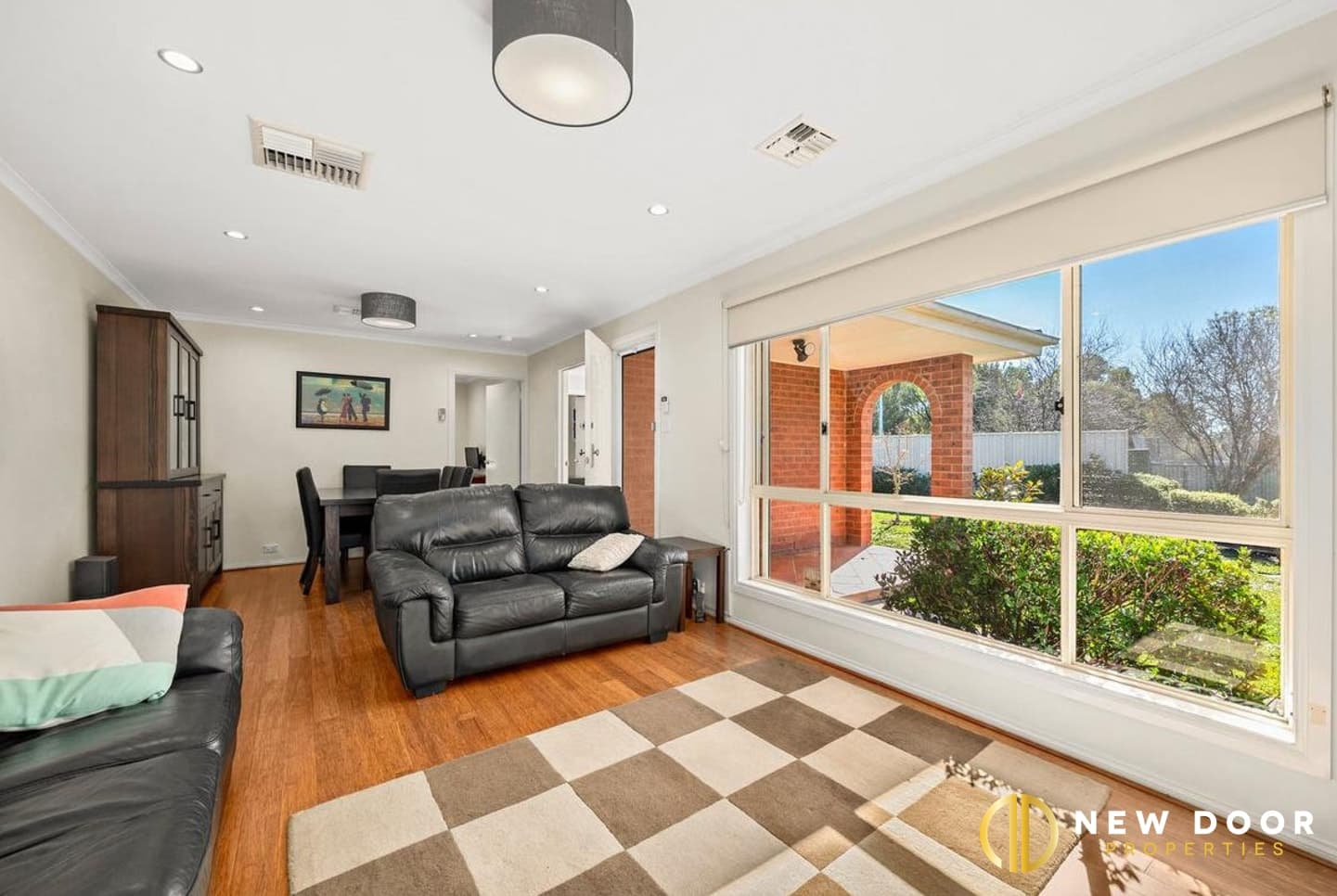 11 Lark Place, Ngunnawal ACT, Ngunnawal - Thumbnail 2