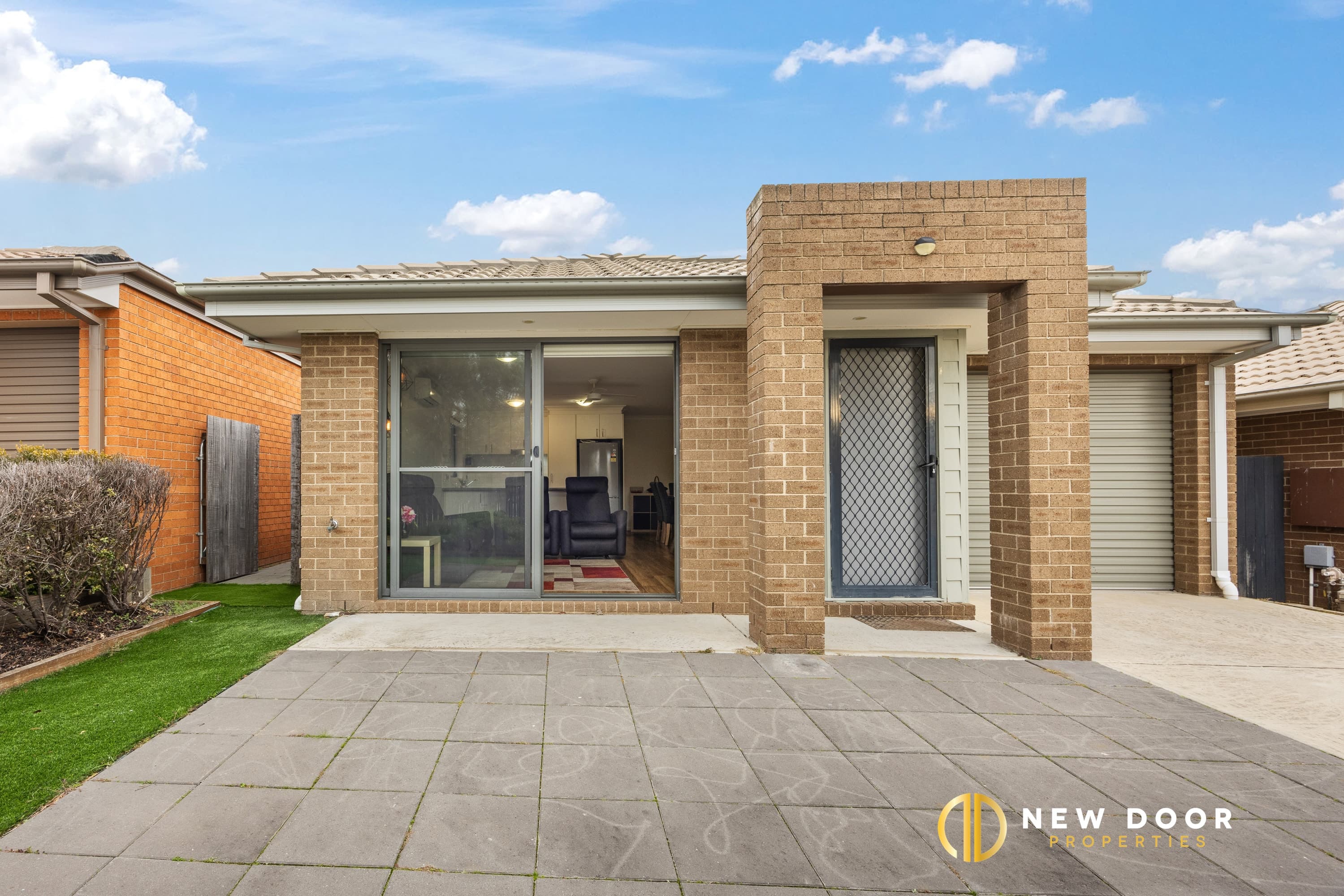 166 Macfarlane Burnet Avenue, Macgregor ACT, Macgregor - Image 1