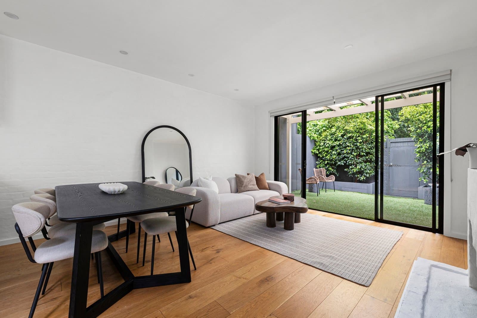 22 Cobden Street, South Melbourne - Thumbnail 2