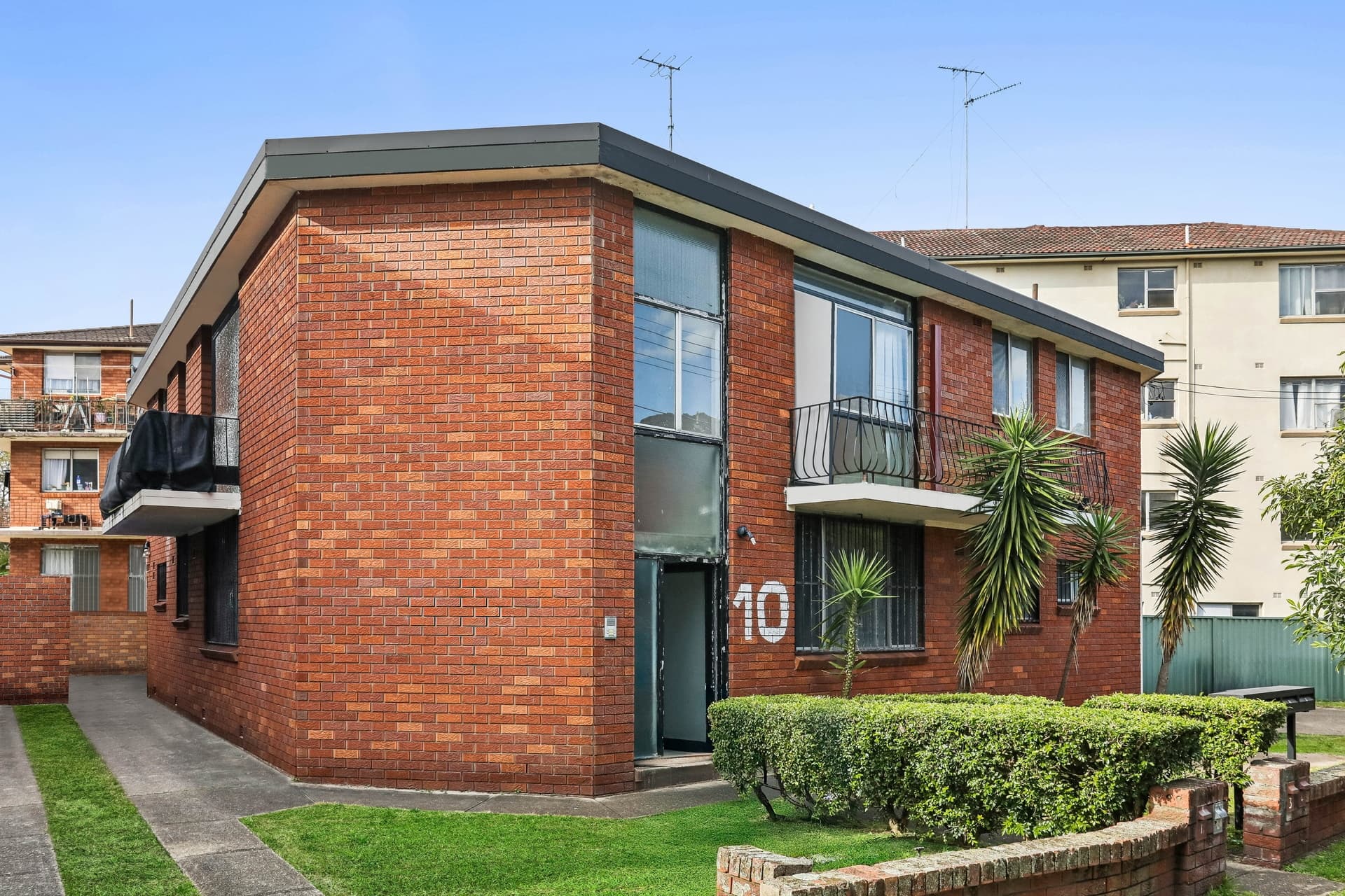 1-4/10 Brittain Crescent, Hillsdale - Image 1