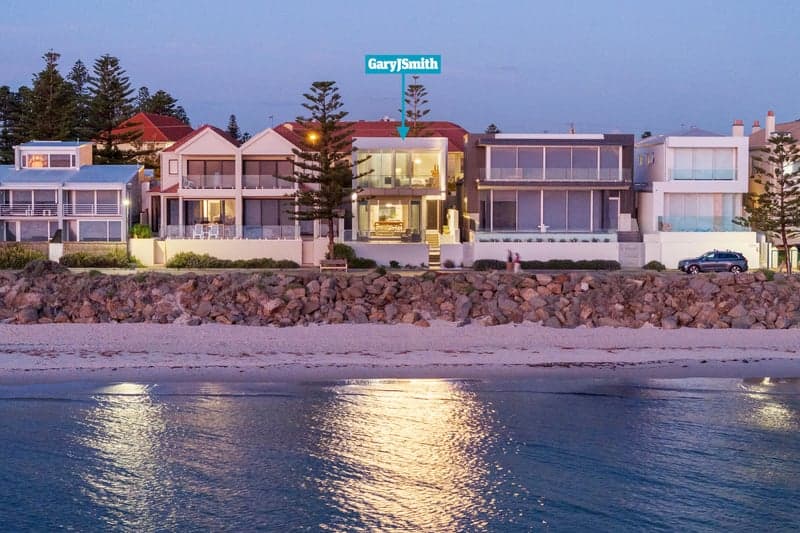 329 Esplanade, Henley Beach - Thumbnail 2
