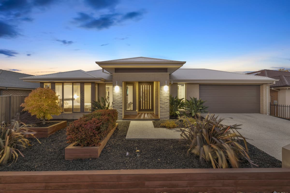 26 Wild Scotchman Way, Cranbourne East VIC 3977, Cranbourne East - Image 1