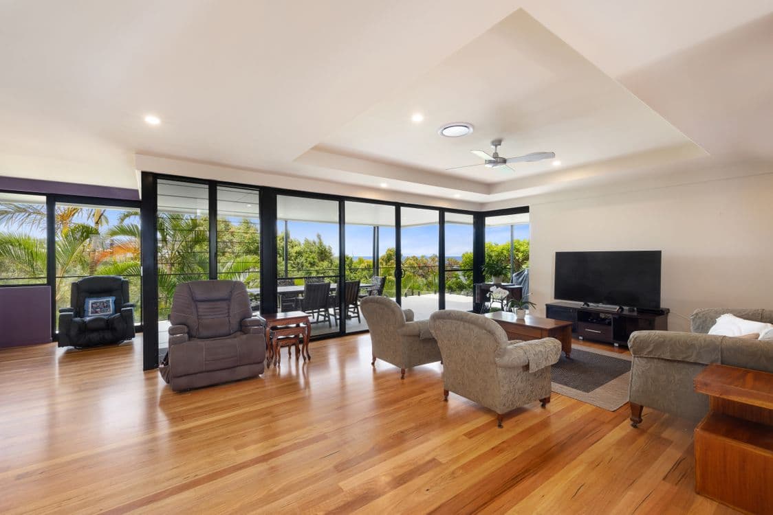 53 Driftwood Drive, Castaways Beach, Castaways Beach - Thumbnail 4
