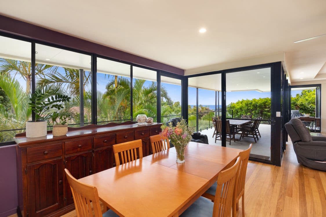 53 Driftwood Drive, Castaways Beach, Castaways Beach - Thumbnail 5